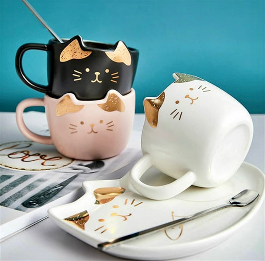 Set with 3 parts in ceramic - cup, saucer &amp; spoon in three different colors