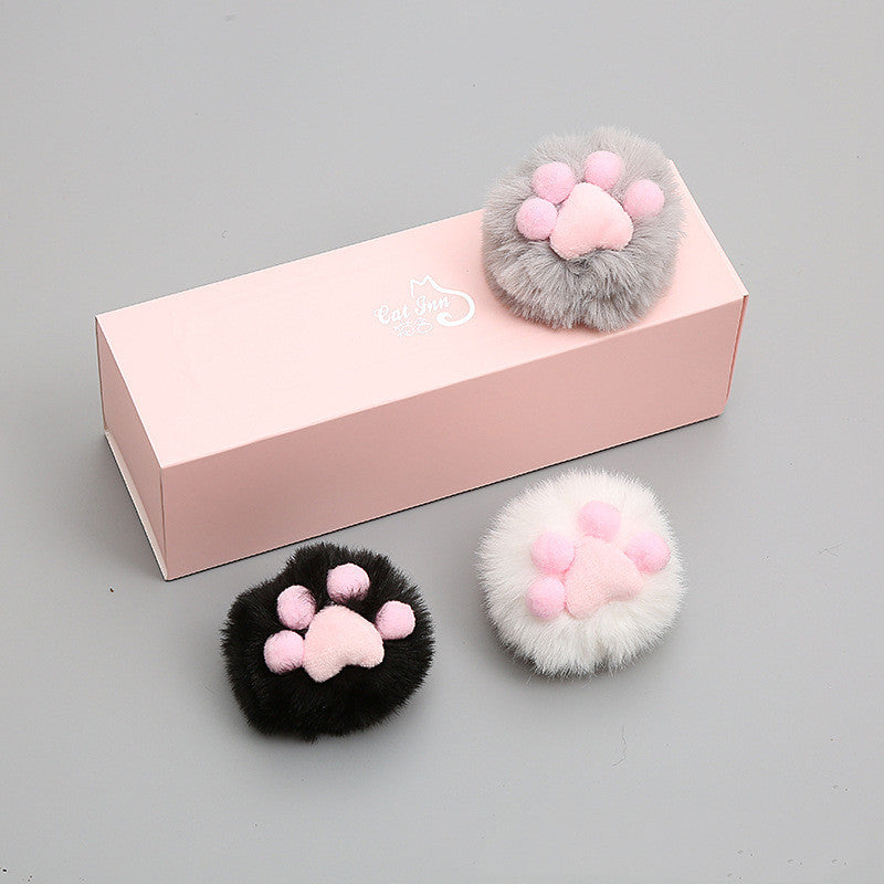 LEKSAKSBOLL - tre söta bollar i form av tassavtryck